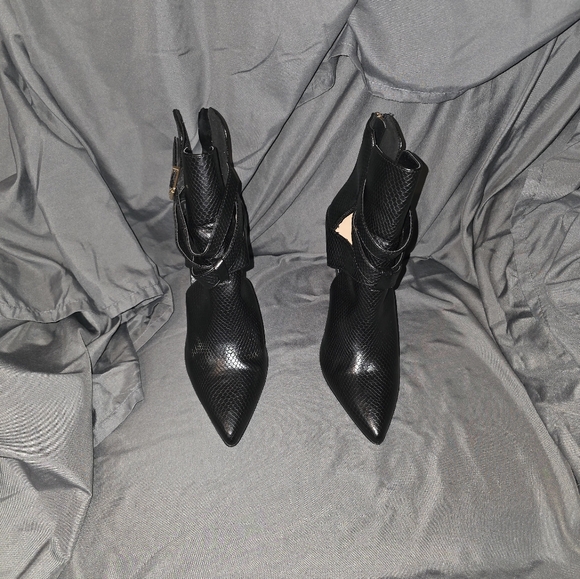 Shoe Dazzle Black Textured Heeled Boots - Picture 1 of 3